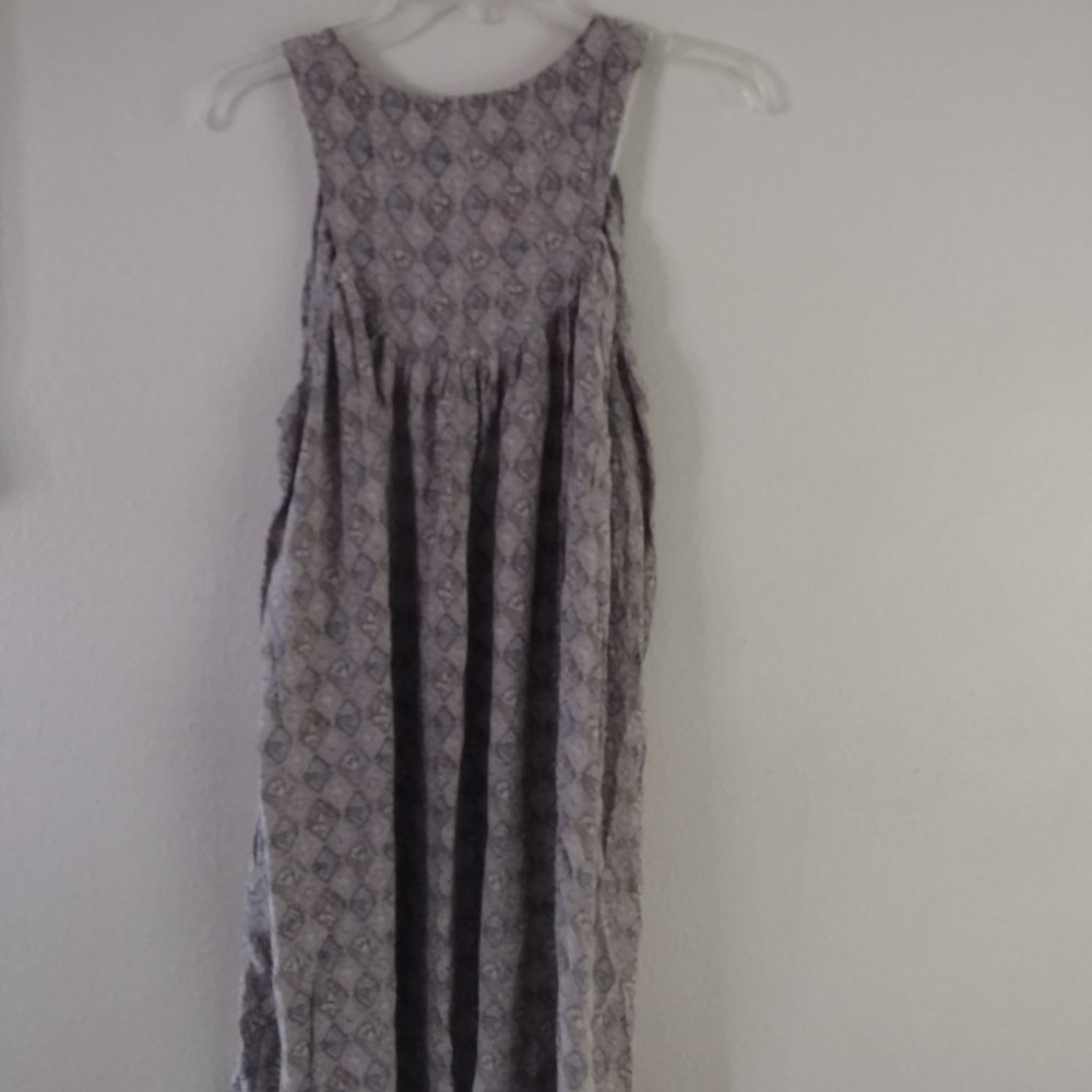 Flowy Pattern Dress - Picture 2 of 2